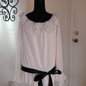 Adrianna Papell flowered top